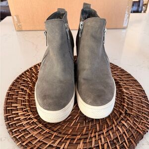 Steve Madden Wedgie Women’sCharcoal Suede Ankle Boots
